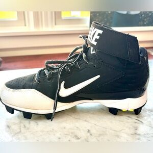 Nike Hurache Baseball cleats. Very gently used. Size 6.